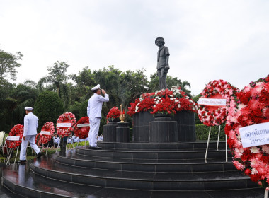 เข้าร่วมประกอบพิธีวางพวงมาลาสักการะเนื่องในวันครบรอบการสวรรคต สมเด็จพระศรีนครินทราบรมราชชนนี ... พารามิเตอร์รูปภาพ 3