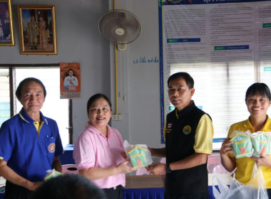 ส่งมอบกระปุกออมสิน ในกิจกรรมออมดี มีสุข ... พารามิเตอร์รูปภาพ 1