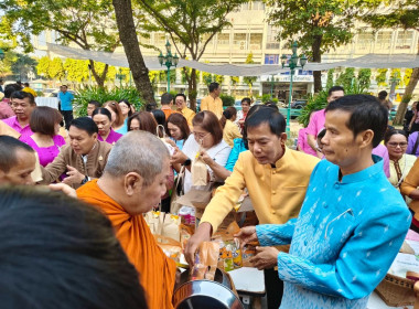 ร่วมกิจกรรมพิธีสงฆ์ทำบุญตักบาตร ... พารามิเตอร์รูปภาพ 10