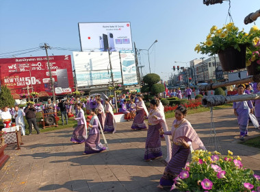 เข้าร่วมพิธีทำบุญสืบชะตาเมืองเชียงราย พารามิเตอร์รูปภาพ 5