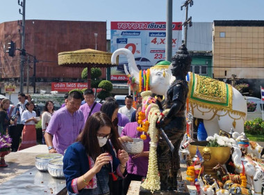 พิธีสรงน้ำอนุสาวรีย์พญามังรายมหาราช ณ ... พารามิเตอร์รูปภาพ 10
