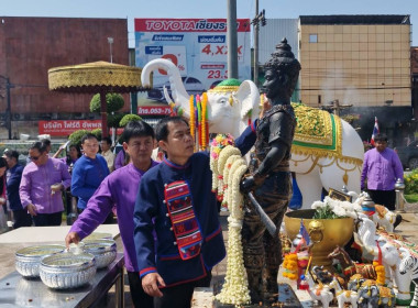 พิธีสรงน้ำอนุสาวรีย์พญามังรายมหาราช ณ ... พารามิเตอร์รูปภาพ 16
