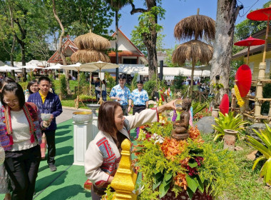 พิธีสูมาคารวะสระเกล้าดำหัวผู้ว่าราชการจังหวัดเชียงรายพร้อมด้วยภริยา และรองผู้ว่าราชการจังหวัดเชียงราย ณ จวนผู้ว่าราชการจังหวัดเชียงราย (หลังเก่า) จังหวัดเชียงราย ... พารามิเตอร์รูปภาพ 12