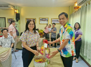 ขบวนการสหกรณ์จังหวัดเชียงรายร่วมรดน้ำดำหัวสหกรณ์จังหวัดเชียงราย ตามป๋าเวณีปี๋ใหม่เมือง ... พารามิเตอร์รูปภาพ 16