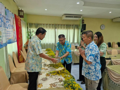 ขบวนการสหกรณ์จังหวัดเชียงรายร่วมรดน้ำดำหัวสหกรณ์จังหวัดเชียงราย ตามป๋าเวณีปี๋ใหม่เมือง ... พารามิเตอร์รูปภาพ 1