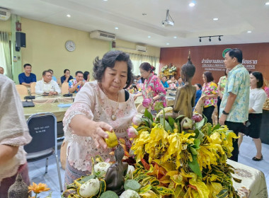 ขอสูมาคารวะ รดน้ำดำหัวผู้สูงอายุ ป๋าเวณีปี๋ใหม่เมือง ปี ... พารามิเตอร์รูปภาพ 19