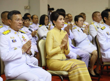 ร่วมพิธีเจริญพระพุทธมนต์และทำบุญตักบาตรถวายงยพระราชกุศล ... พารามิเตอร์รูปภาพ 4