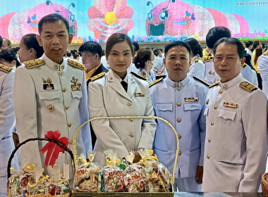 ร่วมพิธีเจริญพระพุทธมนต์และทำบุญตักบาตรถวายงยพระราชกุศล ... พารามิเตอร์รูปภาพ 16