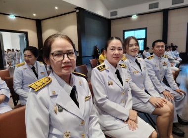 ร่วมพิธีทำบุญตักบาตรถวายพระราชกุศลและพิธีวางพวงมาลา ... พารามิเตอร์รูปภาพ 8