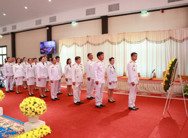 ร่วมพิธีทำบุญตักบาตรถวายพระราชกุศลและพิธีวางพวงมาลา ... พารามิเตอร์รูปภาพ 19