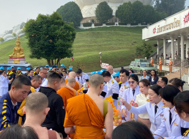 เข้าร่วมพิธีทำบุญตักบาตรถวายพระราชกุศล ... พารามิเตอร์รูปภาพ 10