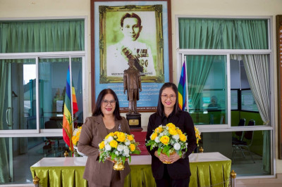 เข้าร่วมพิธี วางพานพุ่มถวายสักการะพระราชวรวงศ์เธอ ... พารามิเตอร์รูปภาพ 1