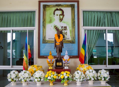 เข้าร่วมพิธี วางพานพุ่มถวายสักการะพระราชวรวงศ์เธอ ... พารามิเตอร์รูปภาพ 1