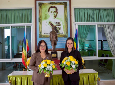 เข้าร่วมพิธี วางพานพุ่มถวายสักการะพระราชวรวงศ์เธอ ... พารามิเตอร์รูปภาพ 2