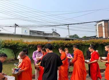 พิธีทำบุญตักบาตร ... พารามิเตอร์รูปภาพ 50