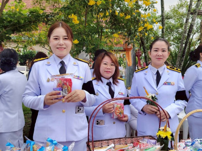 เข้าร่วมพิธีทำบุญตักบาตรถวายพระราชกุศล ... พารามิเตอร์รูปภาพ 1