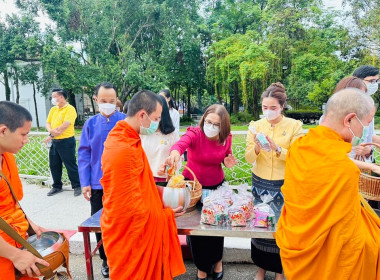 เข้าร่วมพิธีทำบุญตักบาตรถวายพระกุศล งานฉลองพระชนมายุ 8 รอบ ... พารามิเตอร์รูปภาพ 8