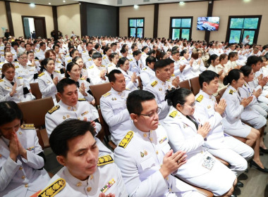 ร่วมพิธีเจริญพระพุทธมนต์และทำบุญตักบาตรถวายพระราชกุศล ... พารามิเตอร์รูปภาพ 4