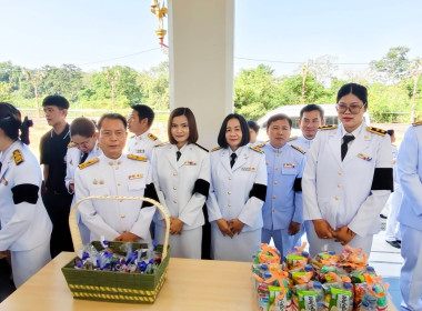 พิธีทำบุญตักบาตรถวายเป็นพระราชกุศลและพิธีวางพวงมาลา เนื่องในวันนวมินทรมหาราช ประจำปี 2569 ... พารามิเตอร์รูปภาพ 9