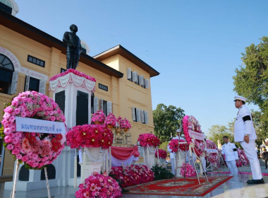 เข้าร่วมกิจกรรมน้อมรำลึกเนื่องในวันคล้ายวันสวรรคตพระบาทสมเด็จพระจุลจอมเกล้าเจ้าอยู่หัว และร่วมพิธีบวงสรวงพระบรมราชานุสาวรีย์พระบาทสมเด็จพระจุลจอมเกล้าเจ้าอยู่หัวและ พิธีทำบุญอาคารศาลากลางจังหวัดเชียงราย (หลังแรก) ... พารามิเตอร์รูปภาพ 5
